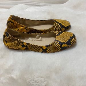 Vince Camuto Brindin Flat